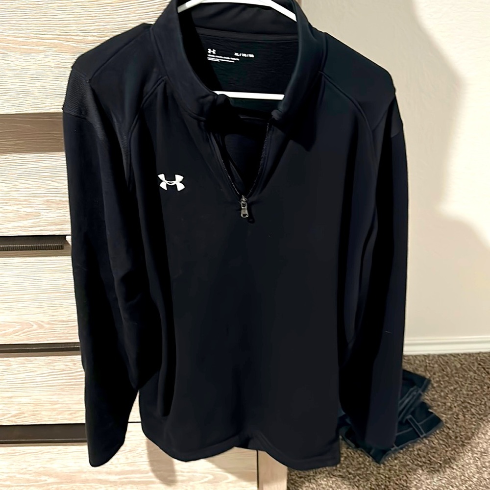 Men’s XL pull over.